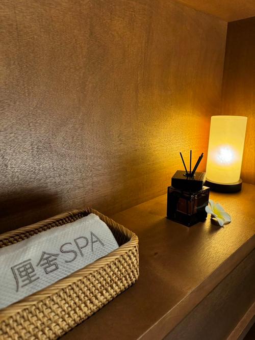 身为正宗武汉人，工作劳累想找桑拿放松，老同学却遇麻烦